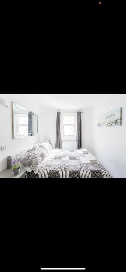 Driftwood Luxury Apartment Lyme Regis Kültér fotó