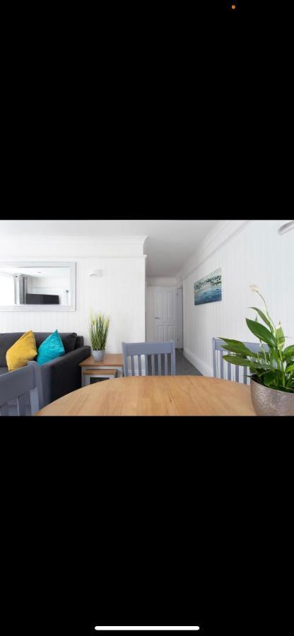 Driftwood Luxury Apartment Lyme Regis Kültér fotó